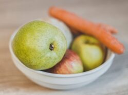 Ovoce a zelenina jsou velmi bohaté na vitaminy, minerály, vlákninu a antioxidačních stopových prvků.