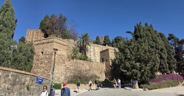 Kam za teplem? Malaga s rodinou i bez ní, hlavně za vitamínem D