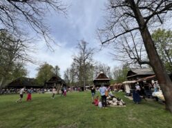 Dřevěné městečko ve skanzenu v Rožnově pod Radhoštěm